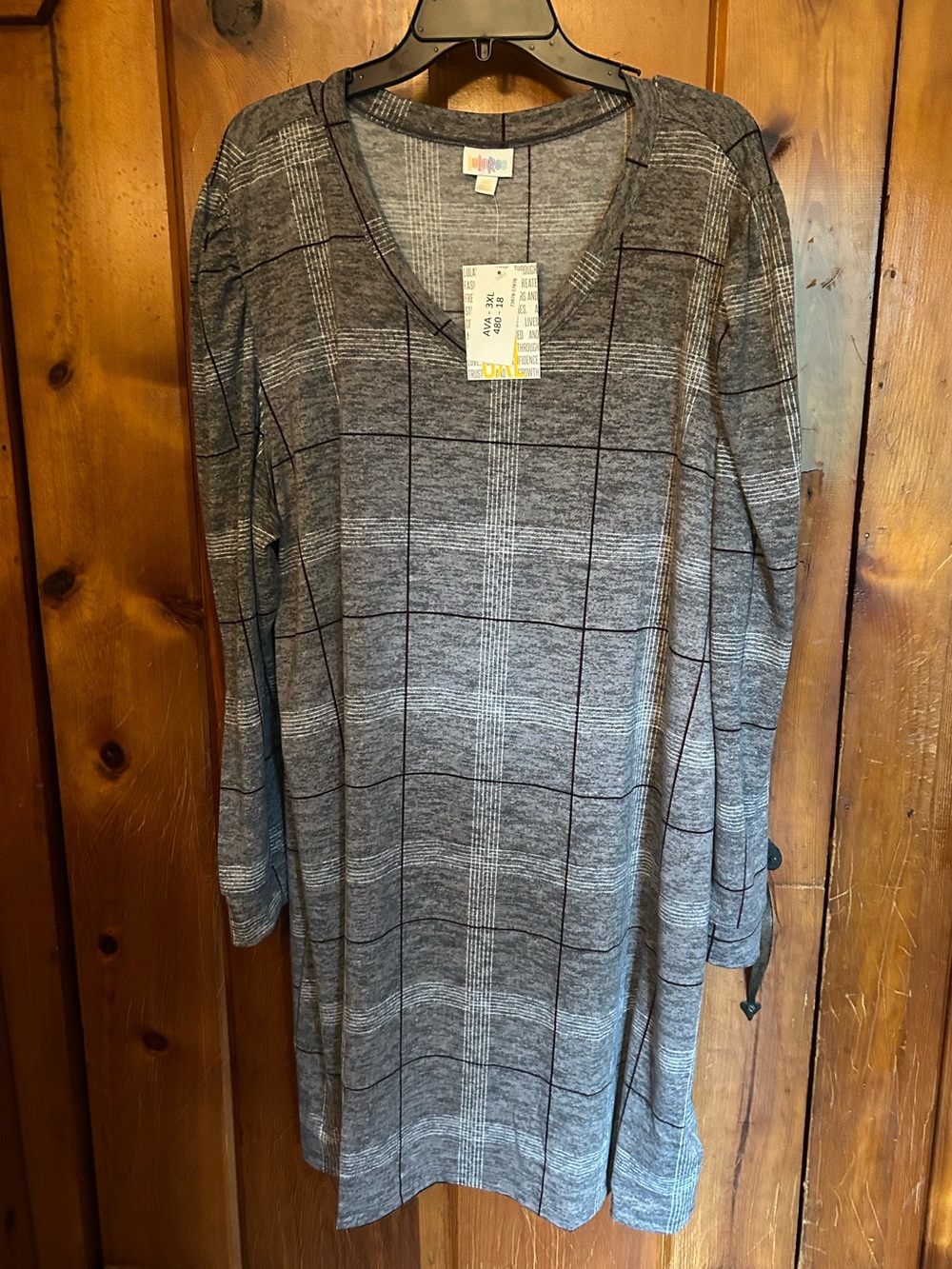 LuLaRoe Woman’s V-Neck Long Sleeve Shirt Ava - 3XL